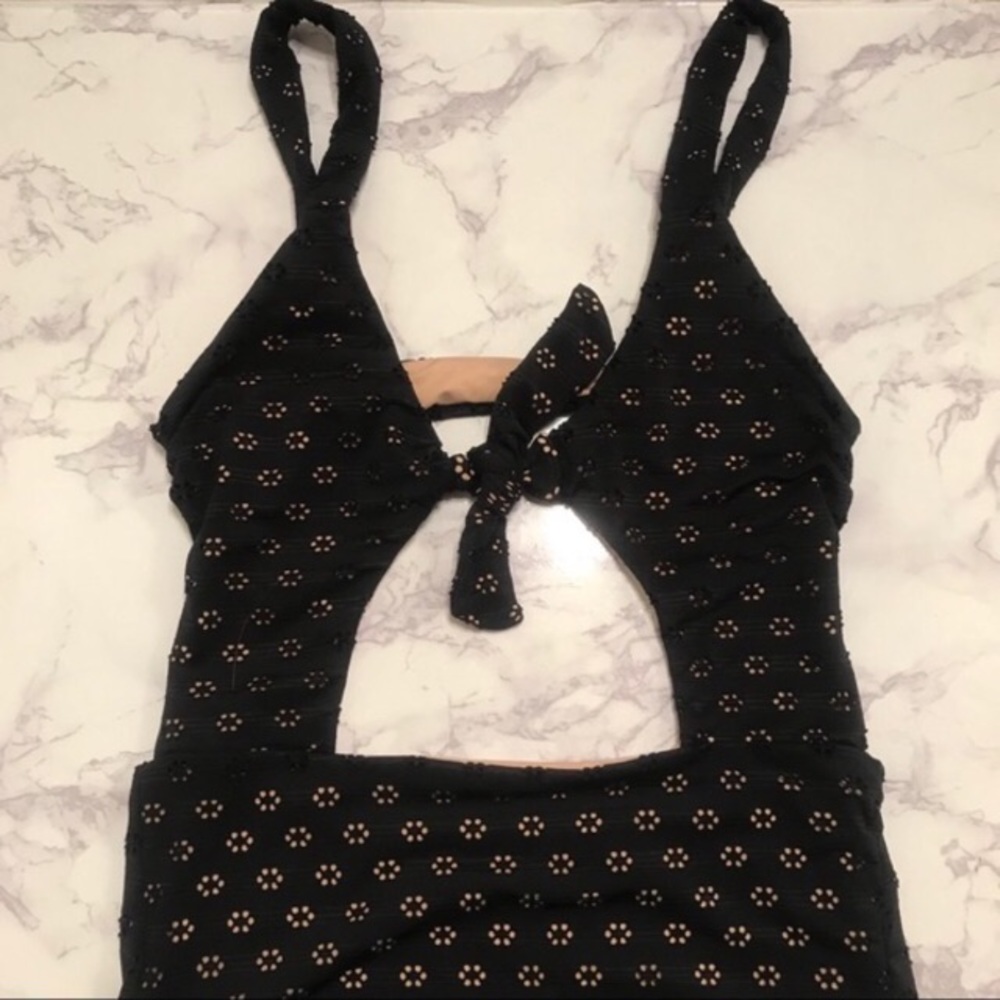 Amuse Society swim suit monokini - Picture 4 of 4